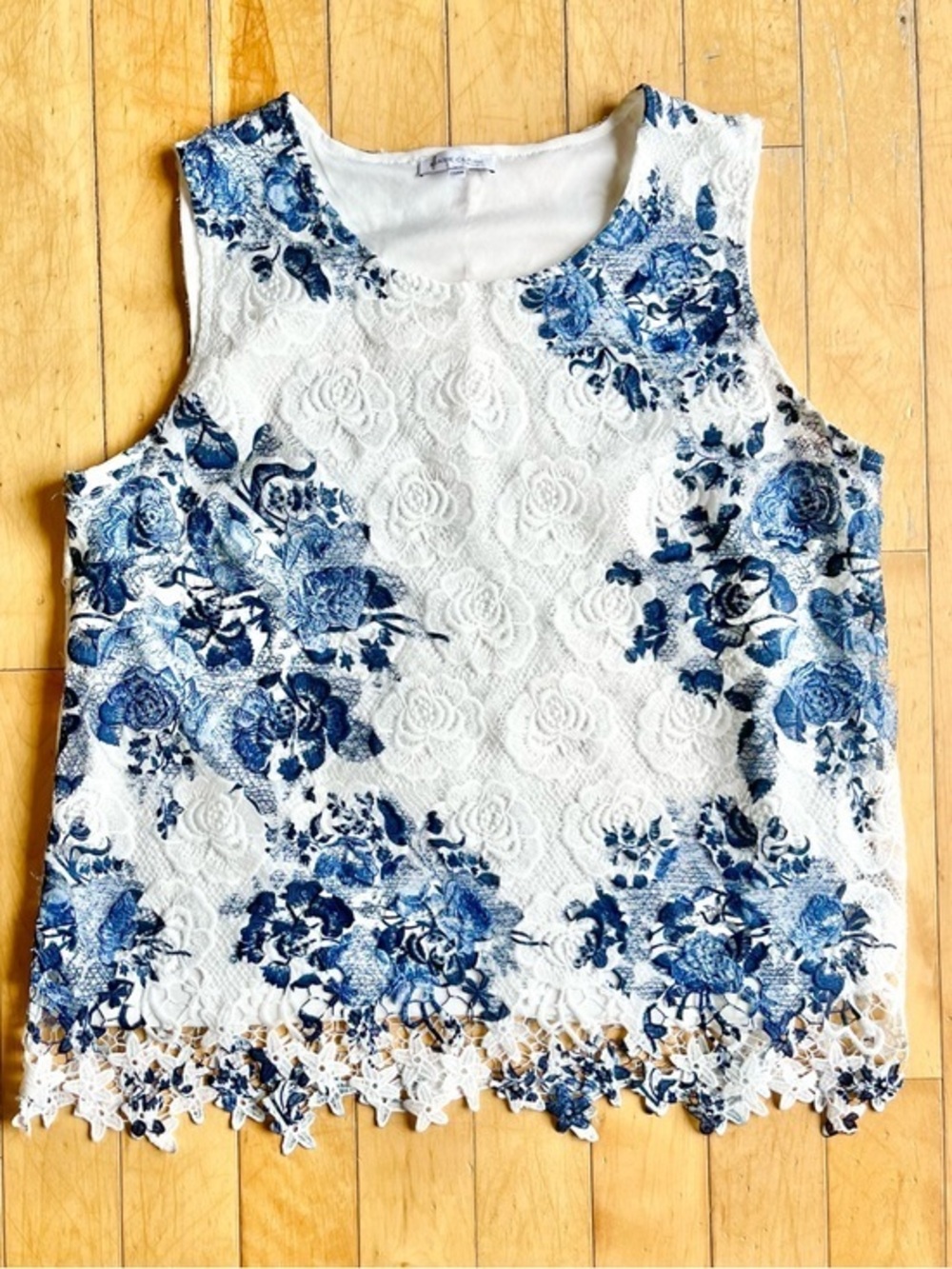Marie Claire Floral White & Blue Lace & Embroidered Sleeveless Blouse Size XXL